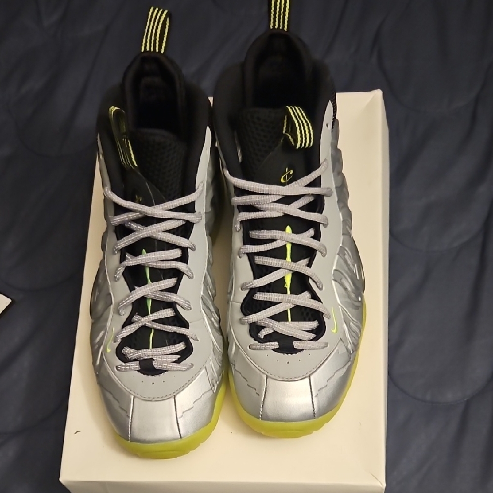 Nike Foamposite One Gs Silver Volt Sz 6.5
